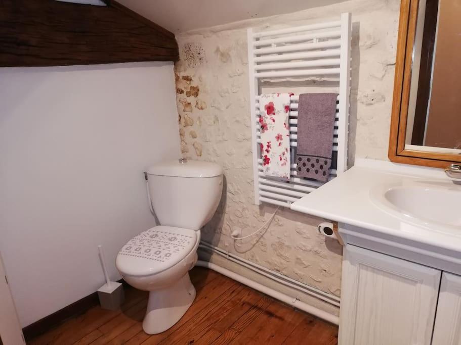 Maison Charentaise A La Campagne Becheresse Екстериор снимка